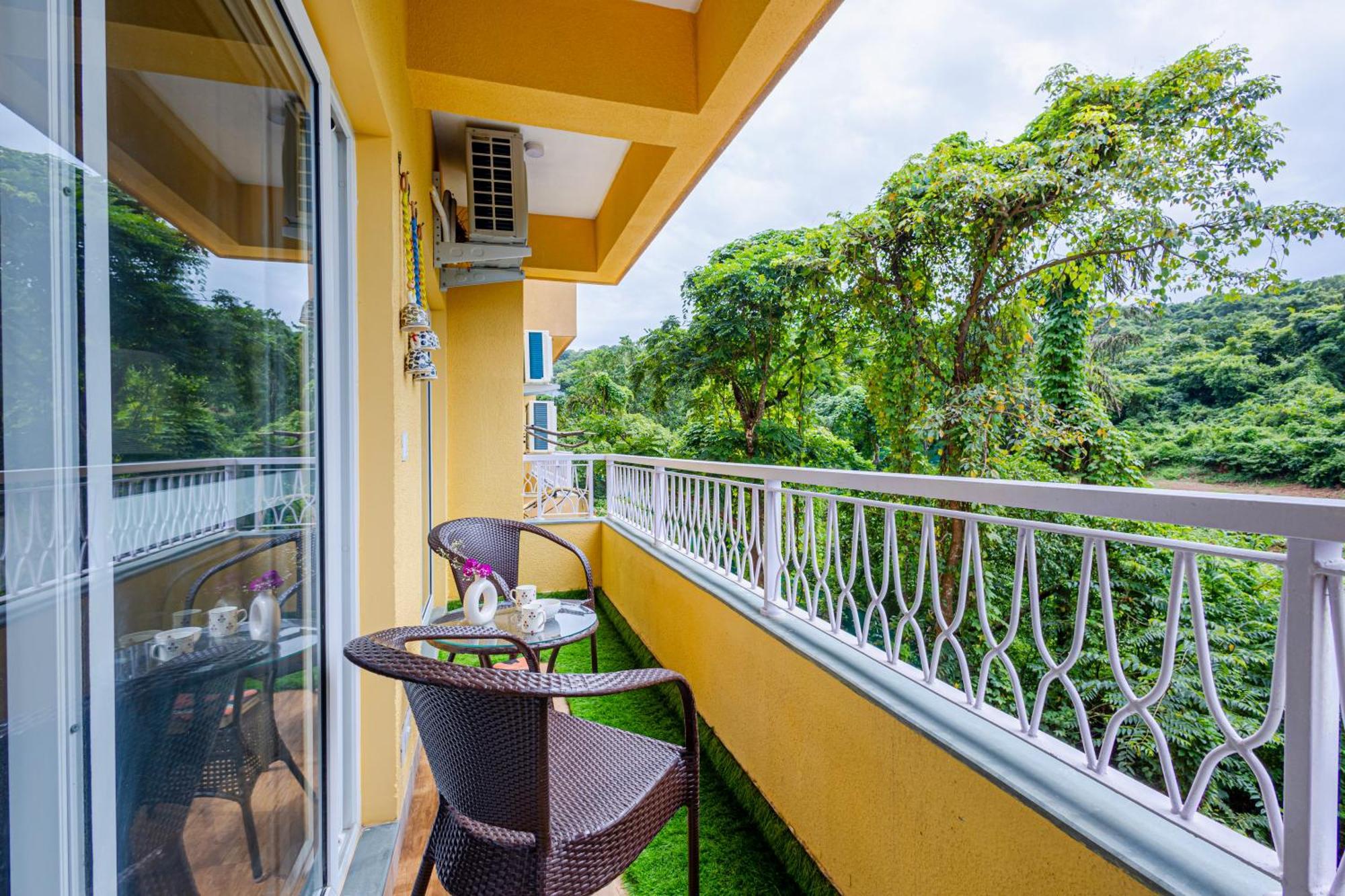 Alaya Stays 1 Bhk With Balcony & Pool - Veera Marina Кандолим Экстерьер фото