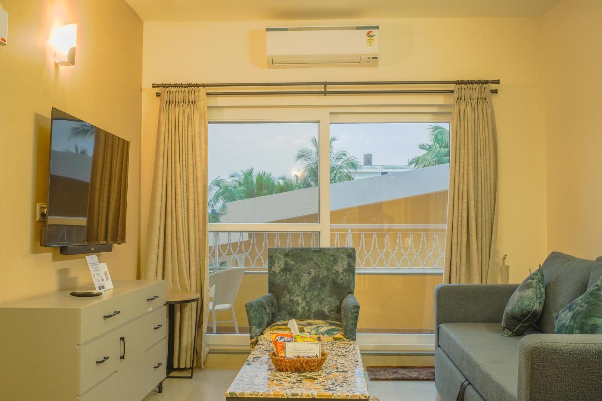 Alaya Stays 1 Bhk With Balcony & Pool - Veera Marina Кандолим Экстерьер фото