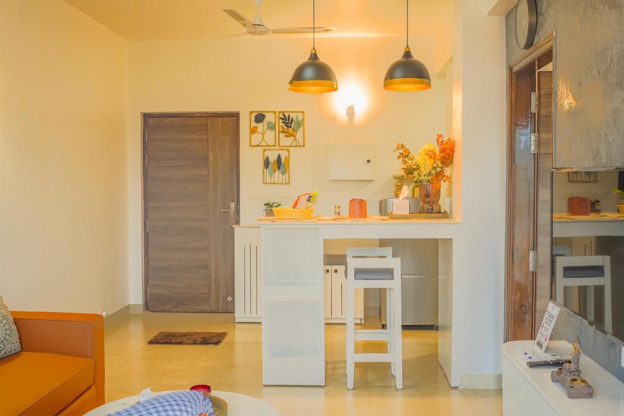 Alaya Stays 1 Bhk With Balcony & Pool - Veera Marina Кандолим Экстерьер фото